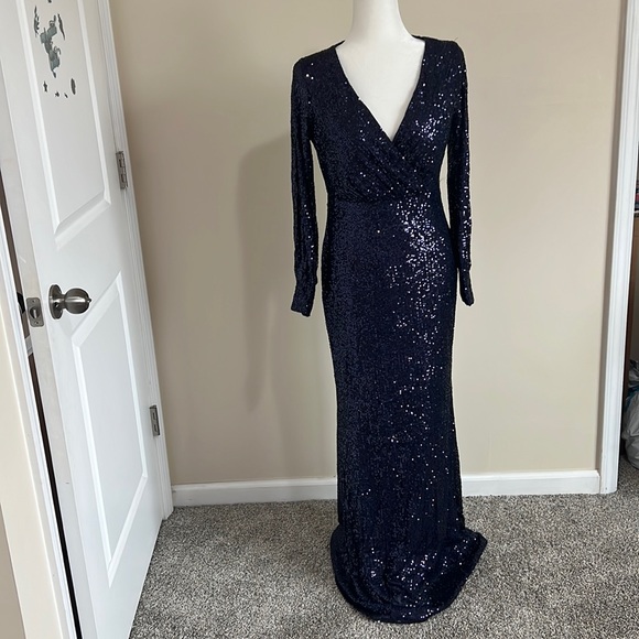 Sequined Mermaid V Neck Long Slit Sleeve - Picture 2 of 13